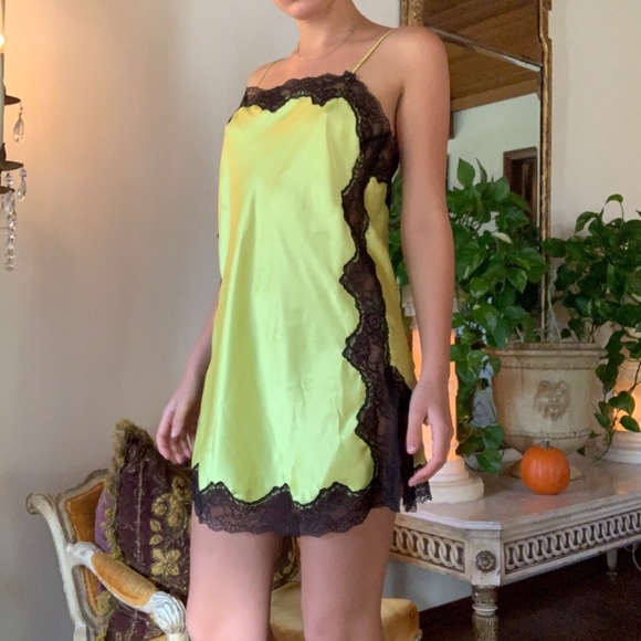 Neon green slip - Picture 2 of 5